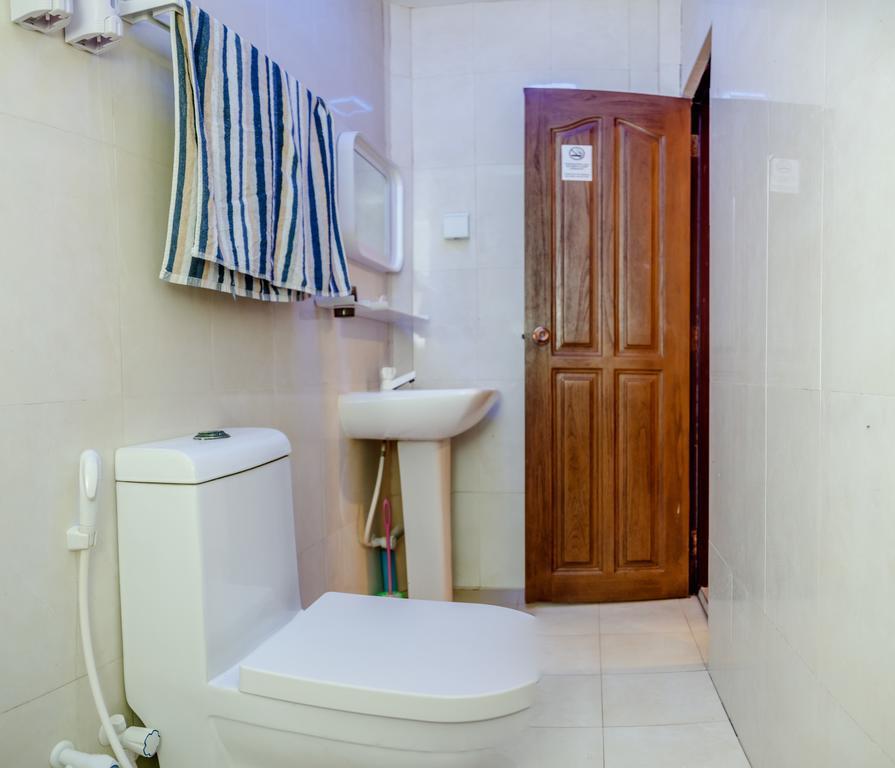 Surf Deck Hotel Thulusdhoo Ngoại thất bức ảnh