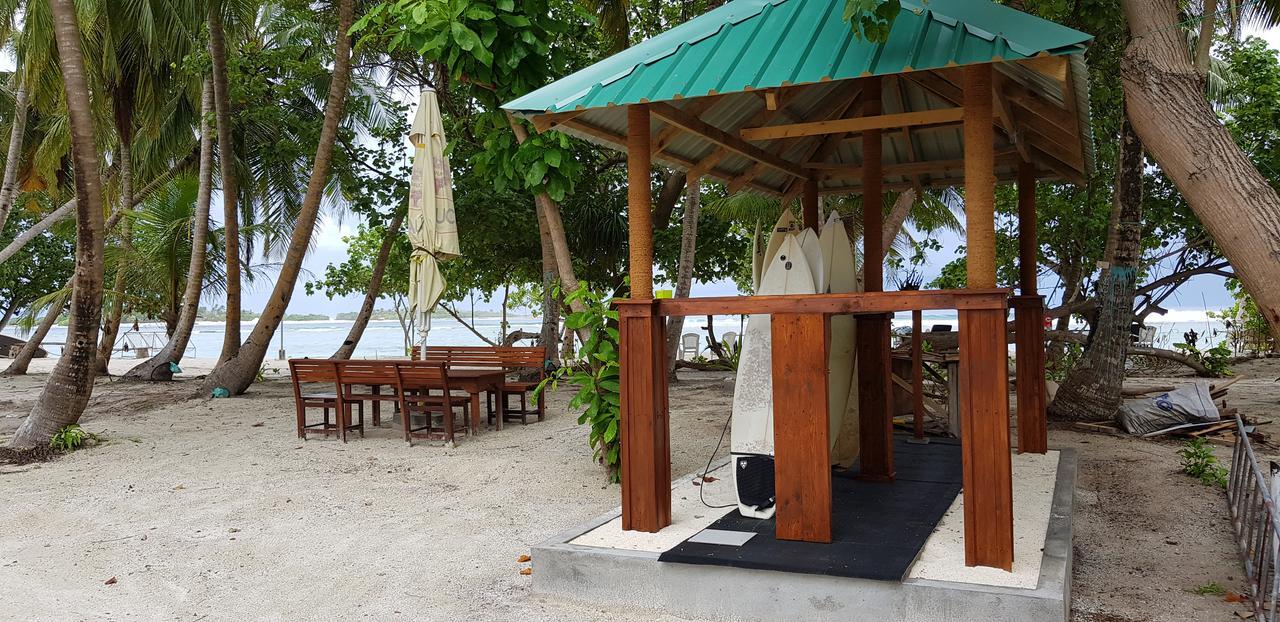 Surf Deck Hotel Thulusdhoo Ngoại thất bức ảnh