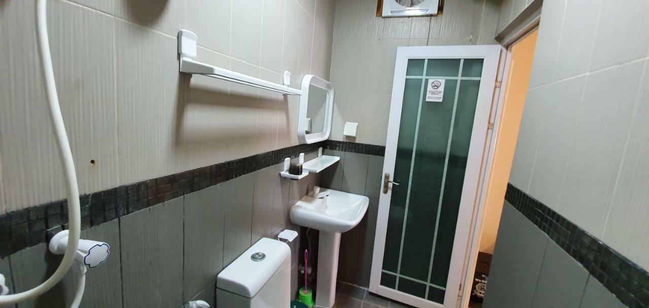Surf Deck Hotel Thulusdhoo Ngoại thất bức ảnh