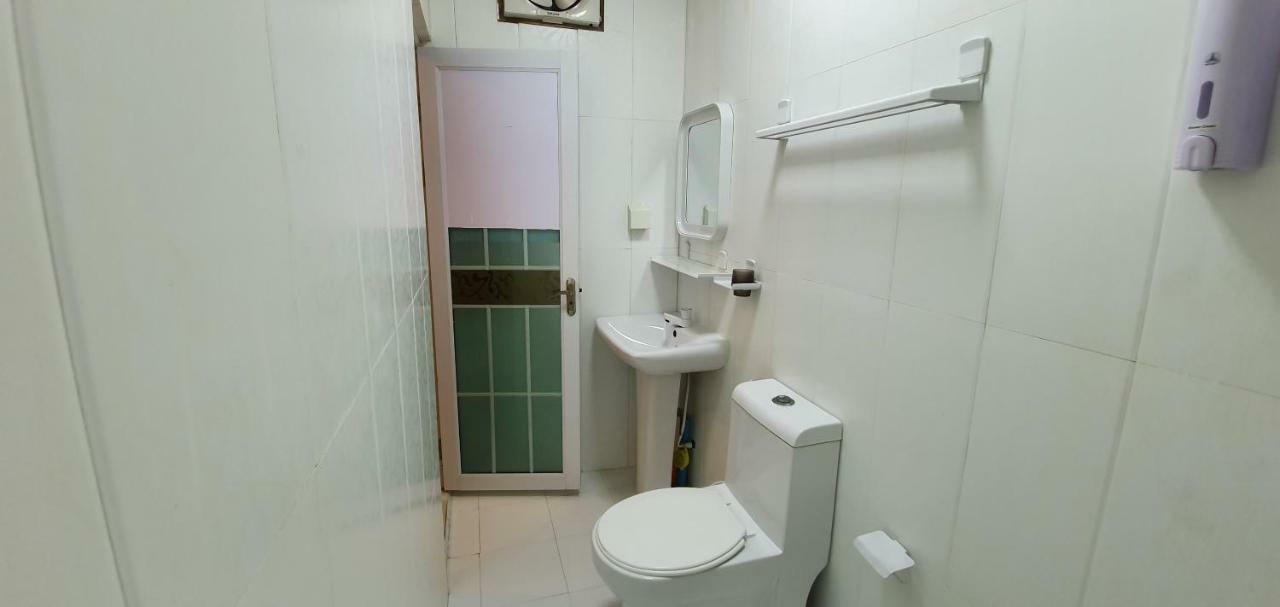 Surf Deck Hotel Thulusdhoo Ngoại thất bức ảnh