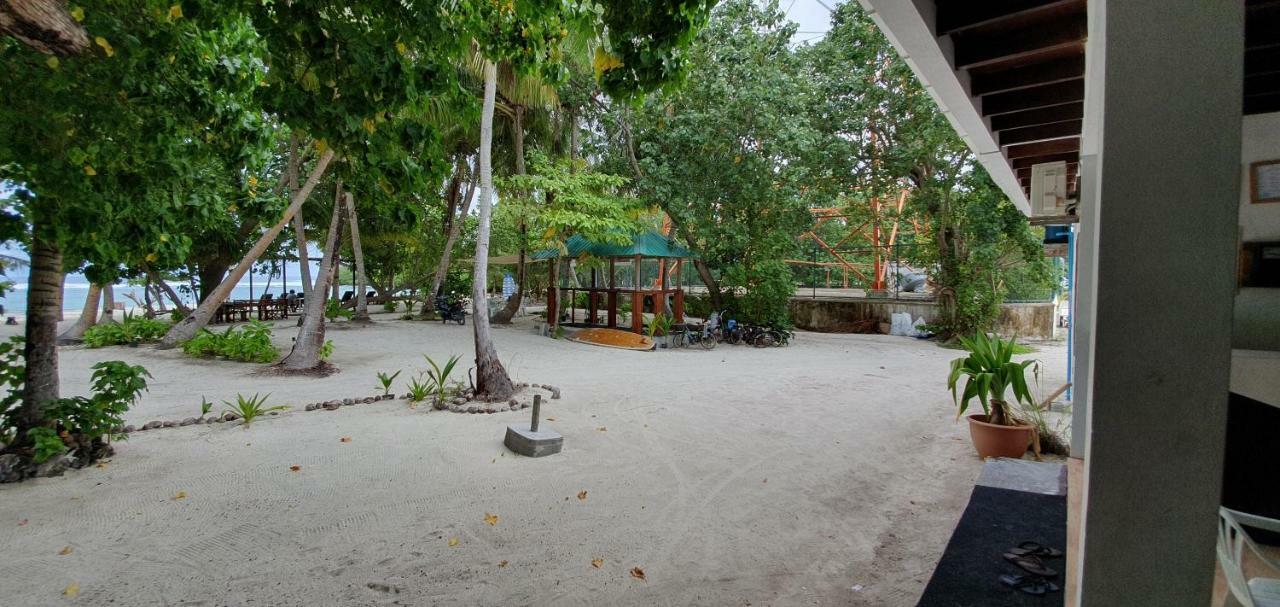 Surf Deck Hotel Thulusdhoo Ngoại thất bức ảnh
