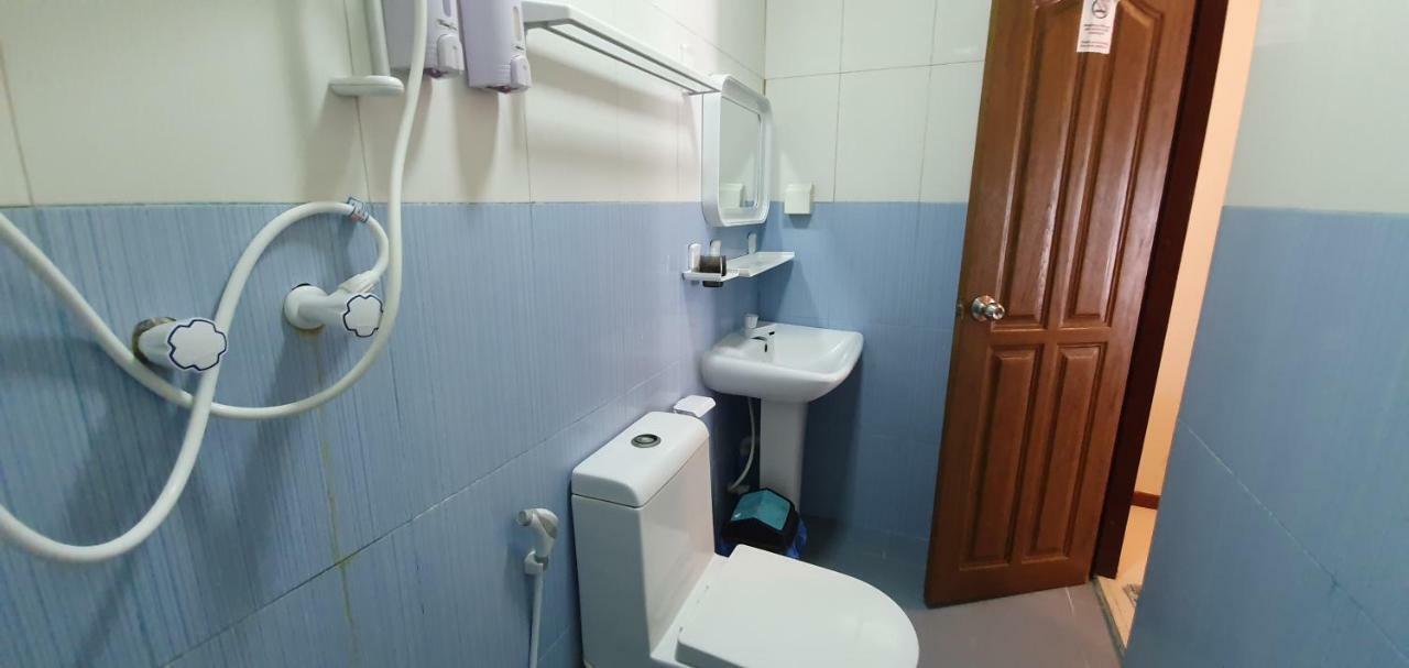 Surf Deck Hotel Thulusdhoo Ngoại thất bức ảnh