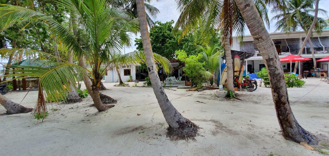 Surf Deck Hotel Thulusdhoo Ngoại thất bức ảnh